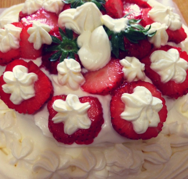 6寸草莓奶油戚风蛋糕