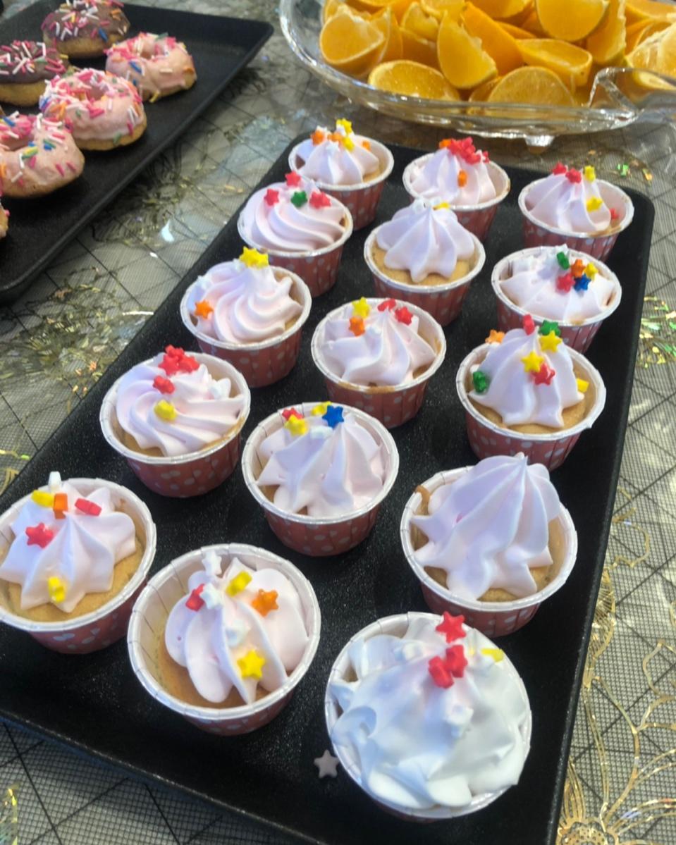 戚风杯子蛋糕^_^不开裂不回缩喔～