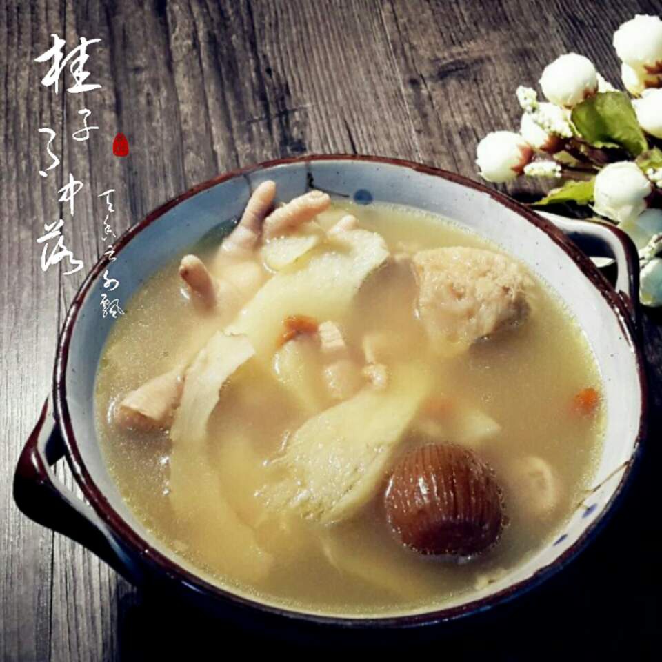 淮杞鸡脚响螺片汤