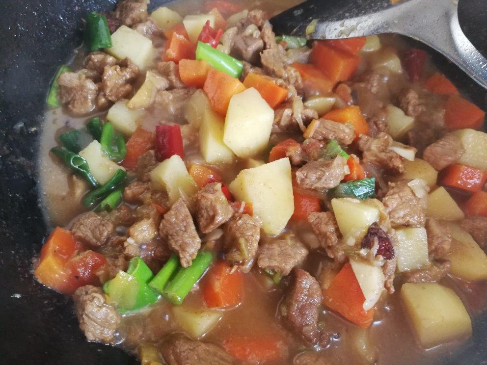 红烧牛肉土豆 （独家秘制）