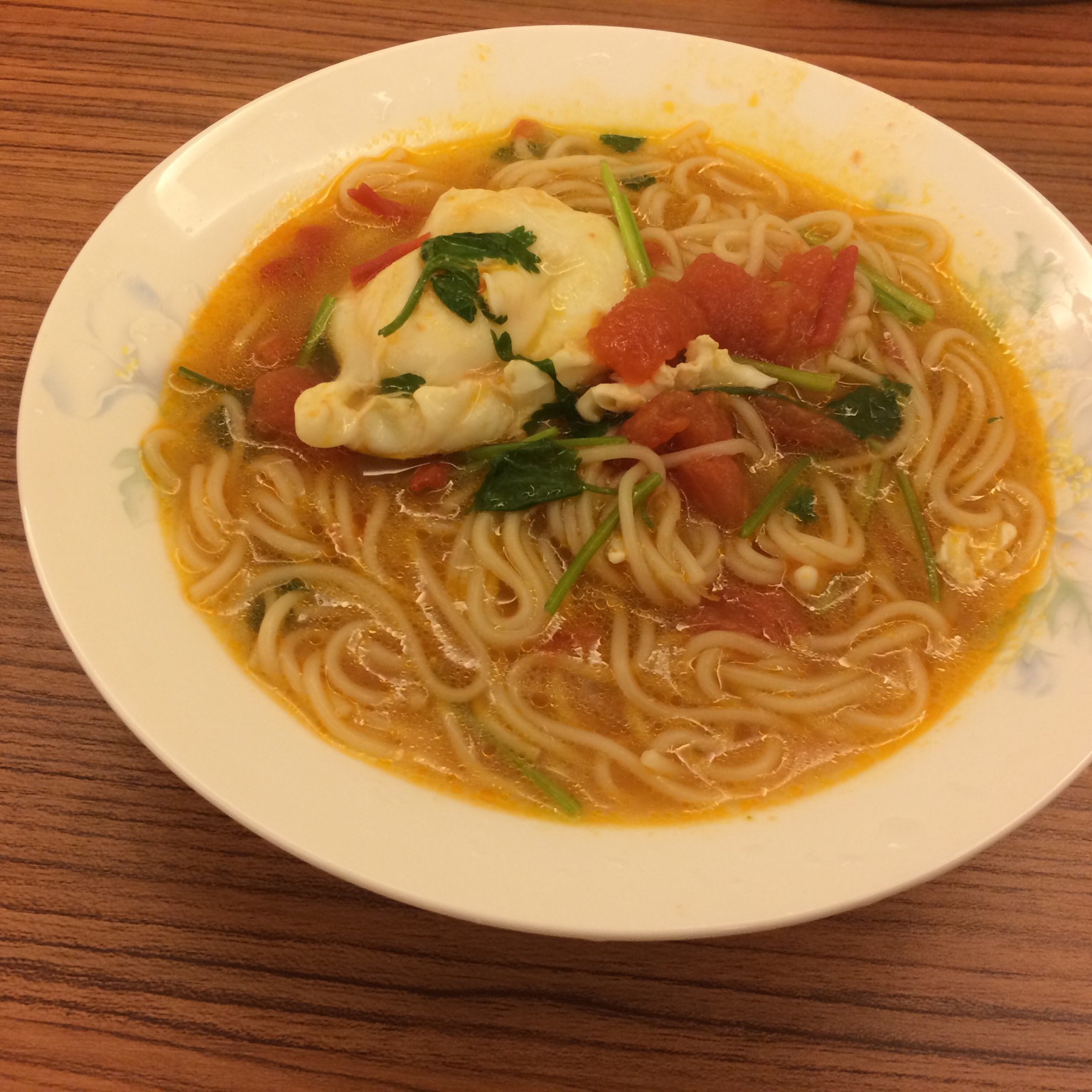 最家常的普通汤面——西红柿鸡蛋龙须面