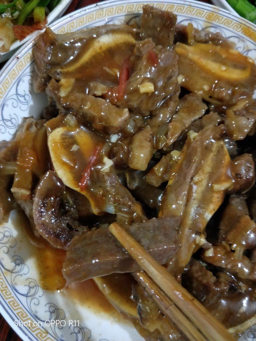 黑胡椒牛排（菲力牛排）—附黑胡椒汁的做法