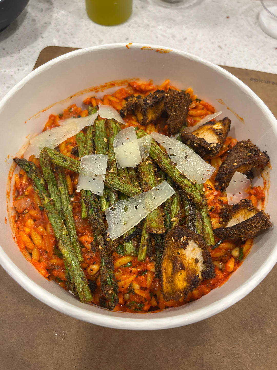 藏红花蔬菜意面