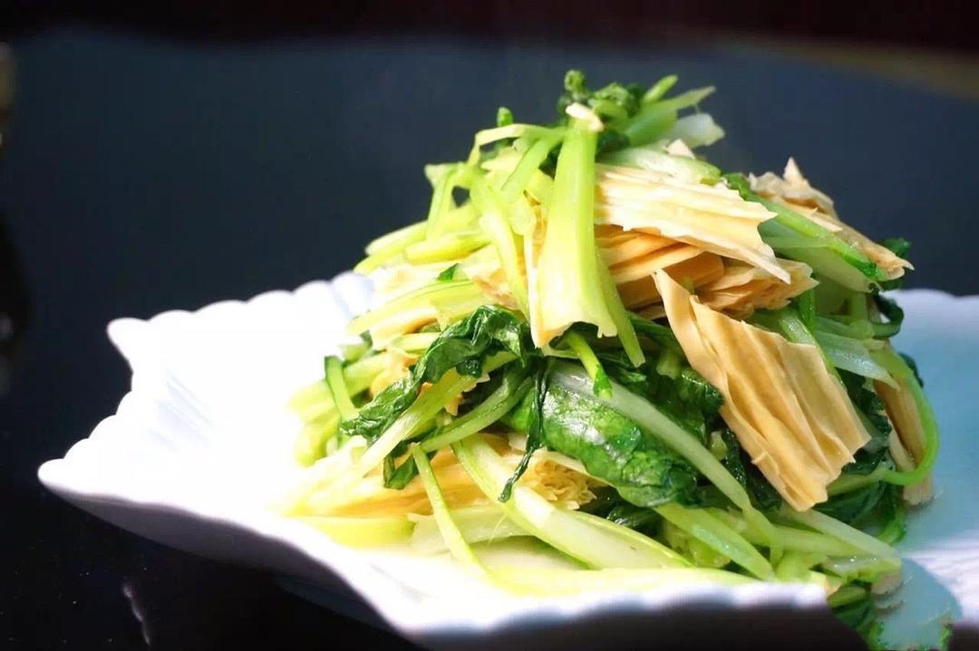 香菇菜炒腐竹-简单易做又好吃的素菜，快点来！的做法