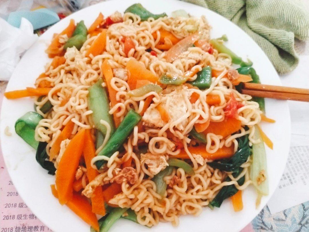 炒方便面 巨好吃哟～