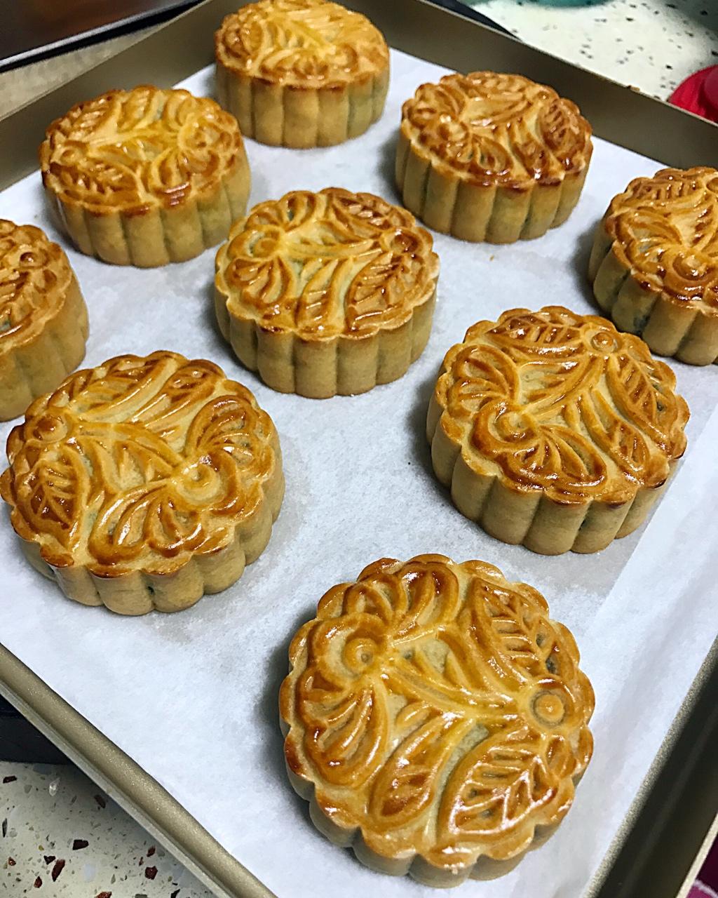 广式月饼—蛋黄莲蓉月饼