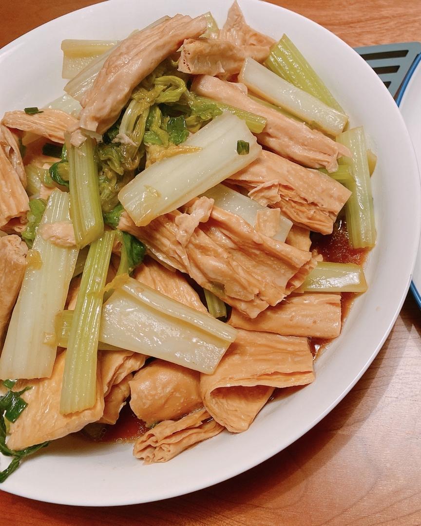 西芹炒腐竹