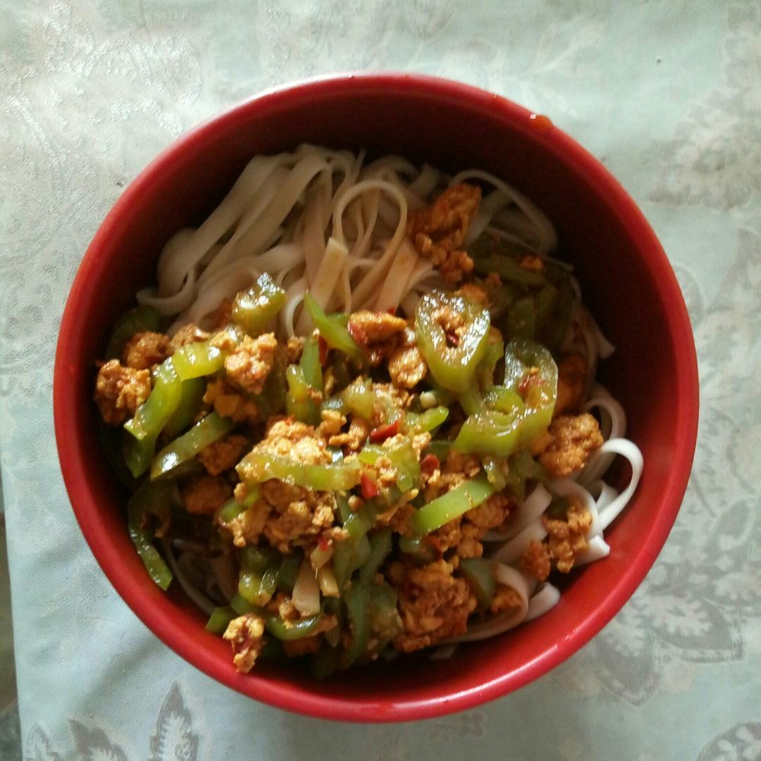 y有梦q为马y做的一碗尖椒鸡蛋打卤面