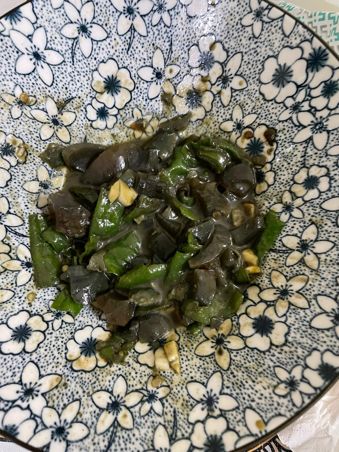 三步搞定下饭神菜青椒擂皮蛋