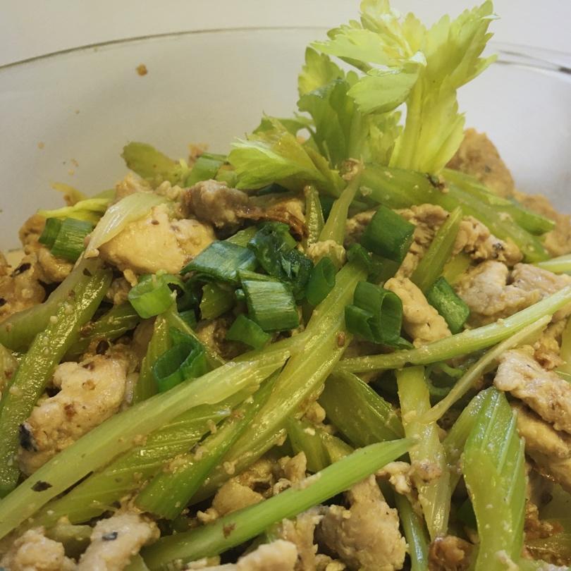 芹菜炒肉