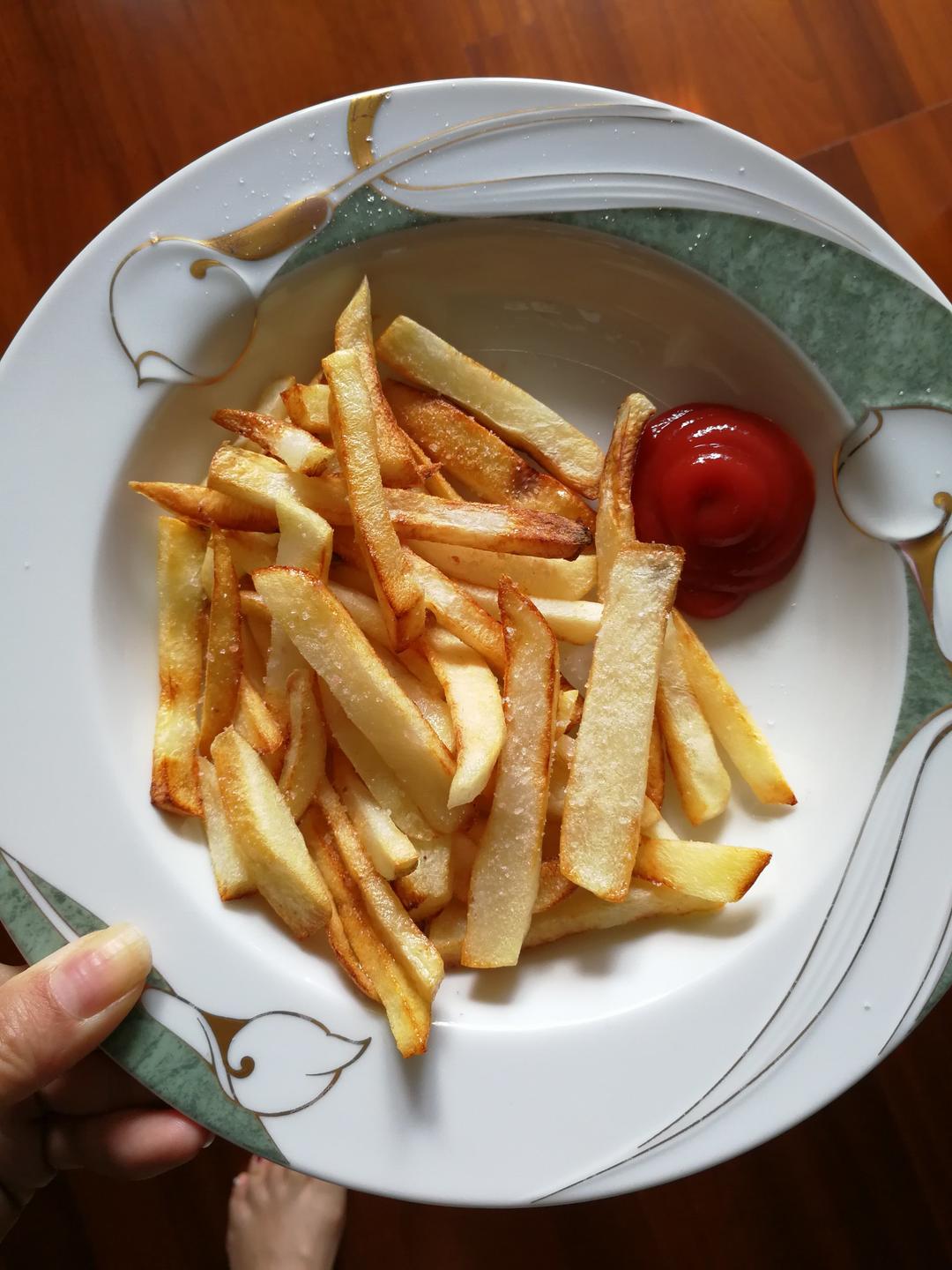 不用油也能炸出香脆好吃的薯条（空气炸锅版）