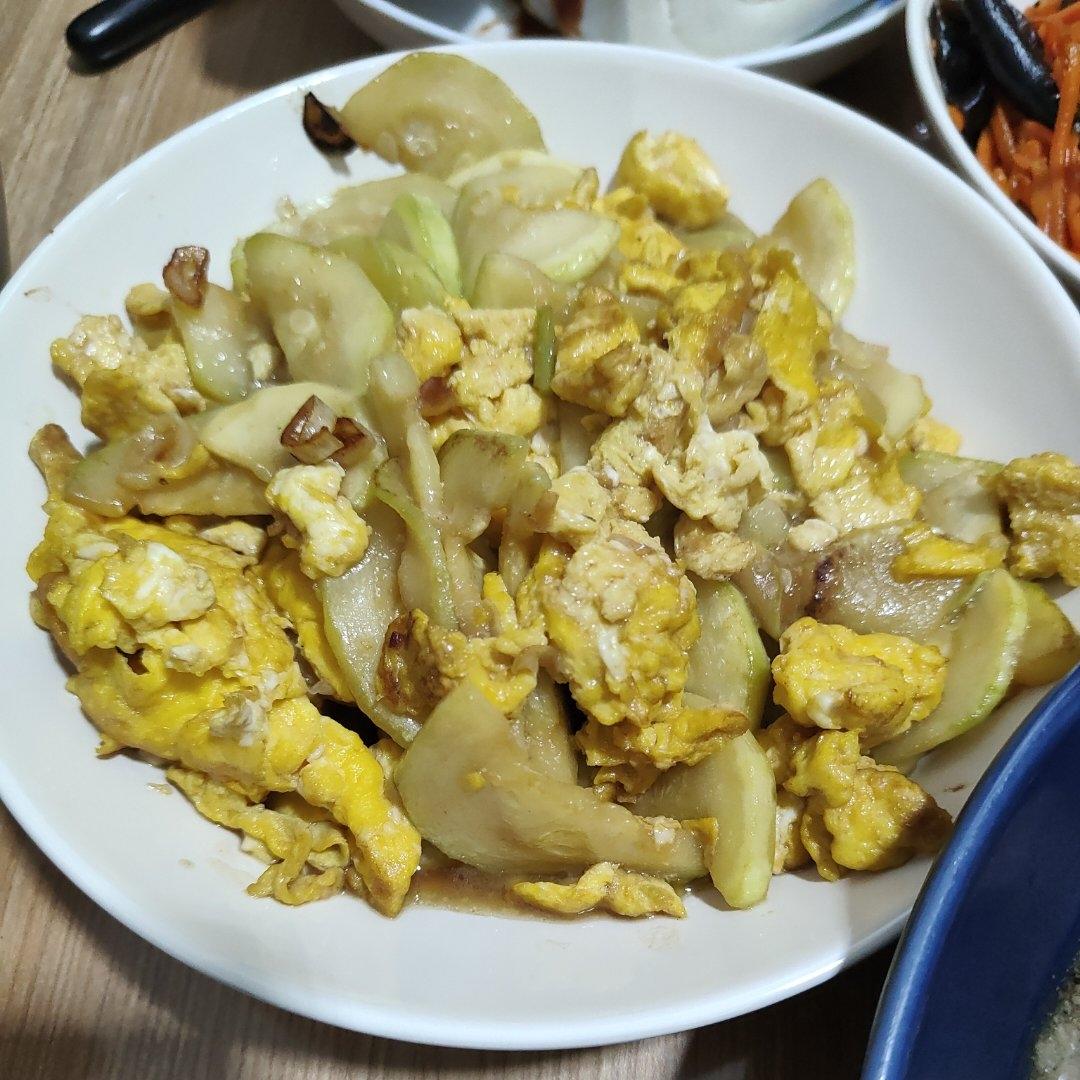 清香的西葫芦炒鸡蛋