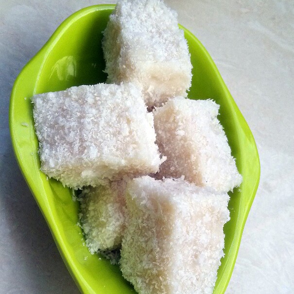 椰丝牛奶小方糕