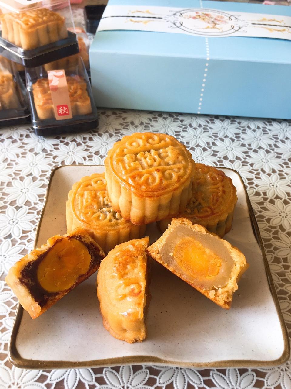 广式月饼——蛋黄莲蓉月饼