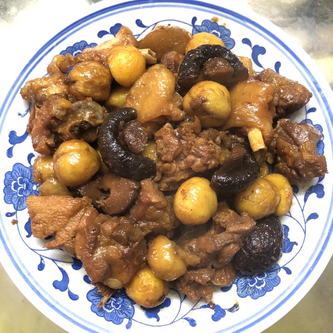 板栗焖鸡（🌰栗子焖鸡）鲜香美味