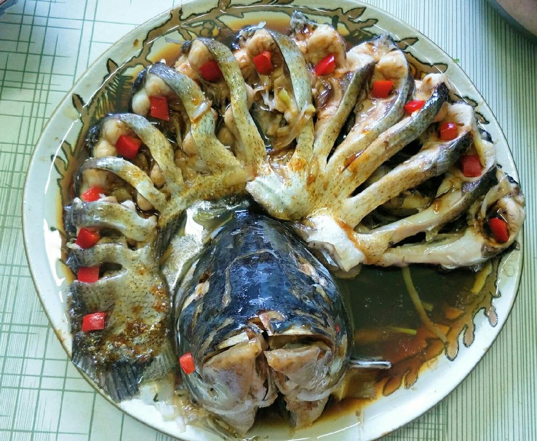 孔雀开屏清蒸鱼