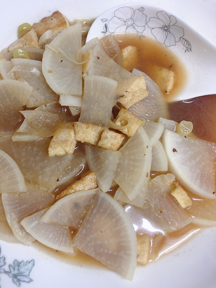 简单的家常味—白萝卜烧豆腐