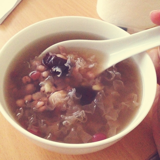 红豆银耳莲子羹