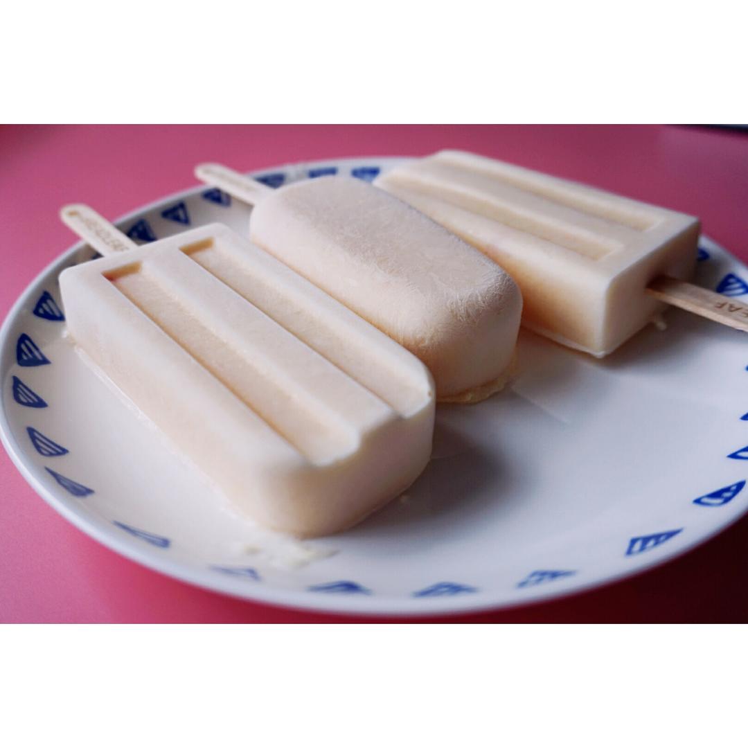 小呀么小包子做的蜜桃奶油雪糕