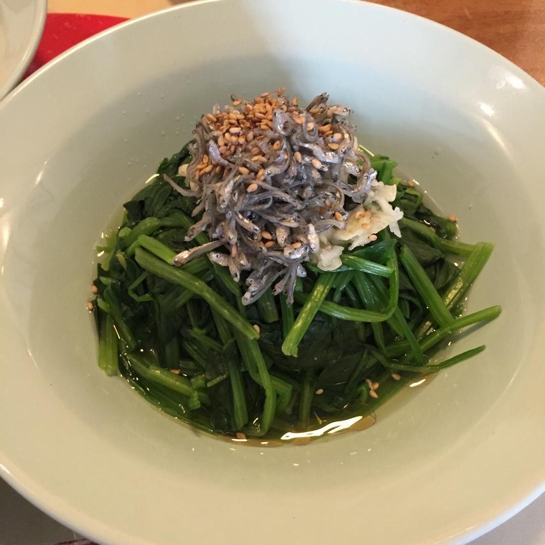 韩式小银鱼拌菠菜