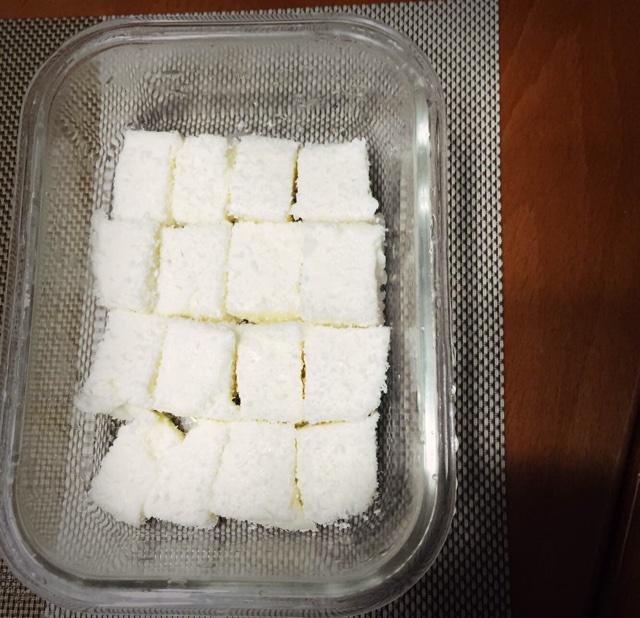 椰丝牛奶小方糕
