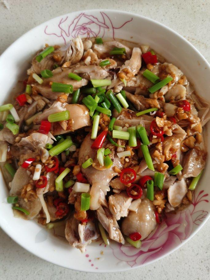 简单好吃的鸡腿做法，不炒不炖口感超滑嫩，给年夜饭加道菜