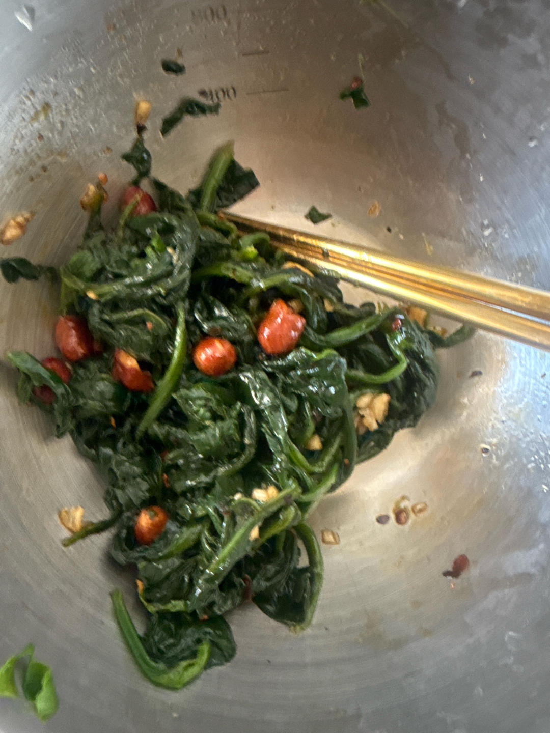超级爽口的果仁菠菜（附零失误炸花生米的方法）