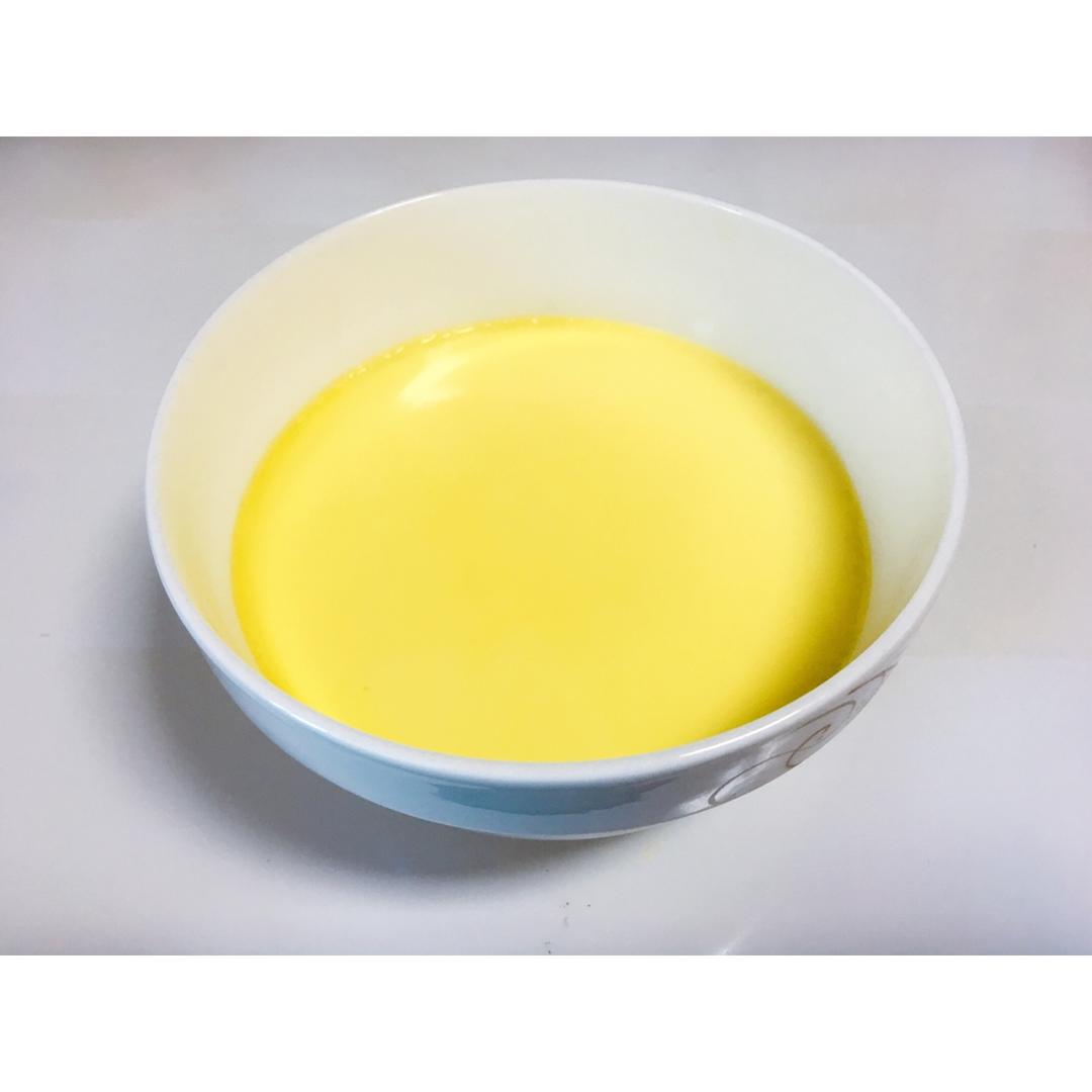 平滑如镜的蛋羹