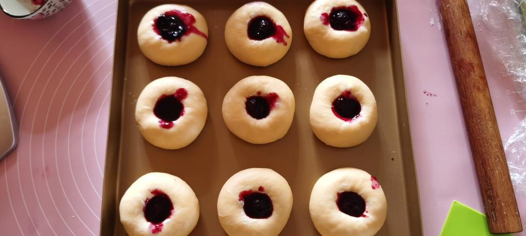 爆浆蓝莓🫐酥粒软面包