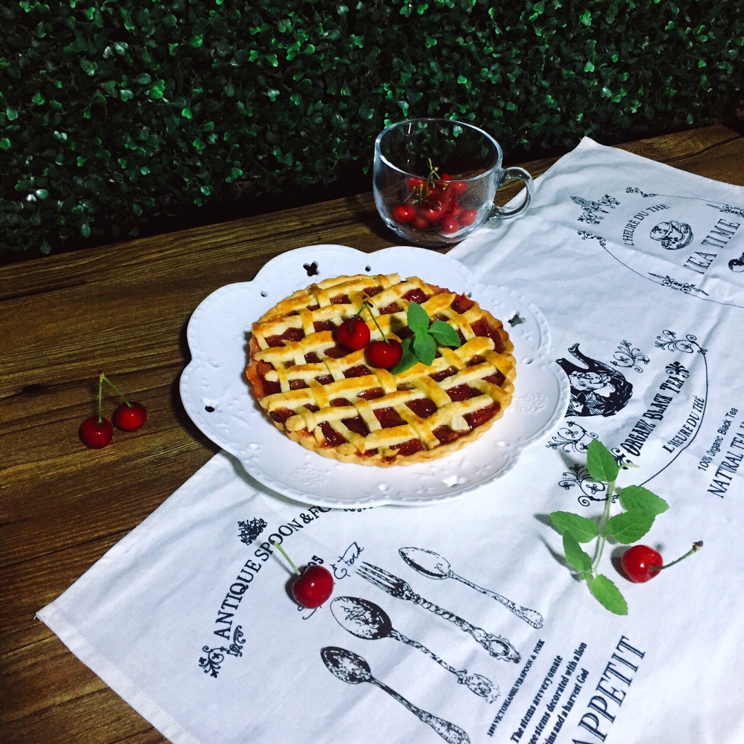 香甜樱桃派