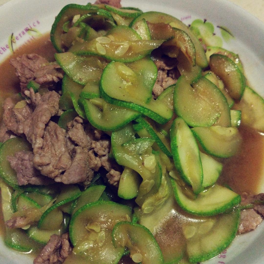 西葫芦炒肉片