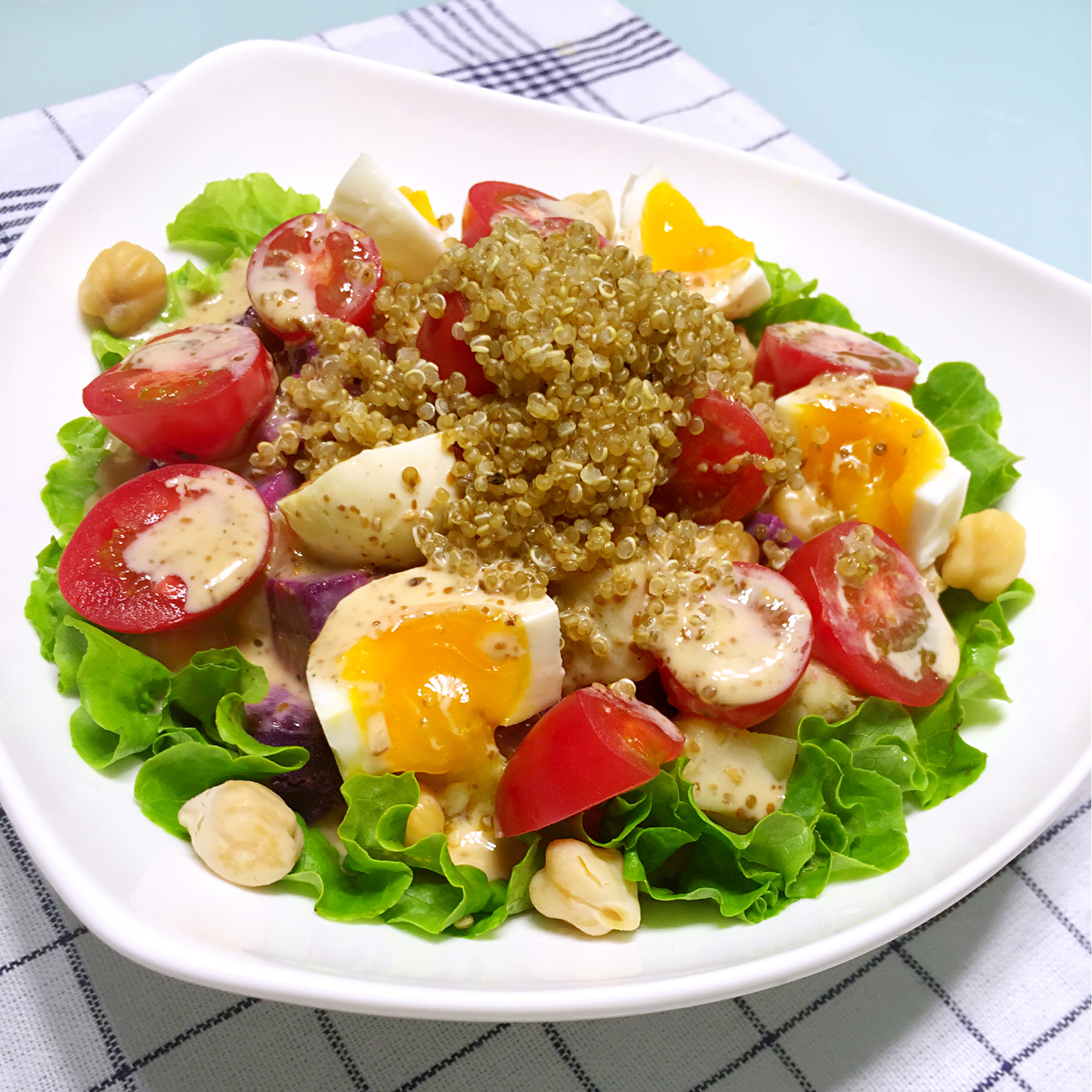 hi友薇做的藜麦沙拉