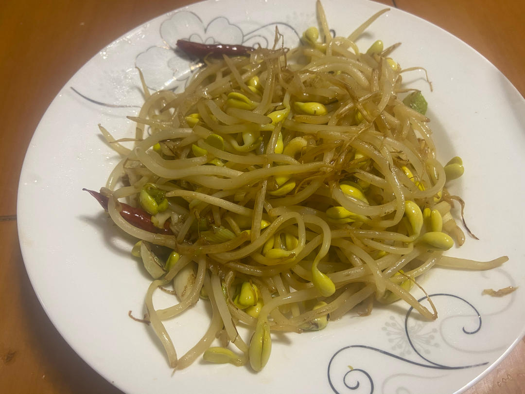 炒黄豆芽