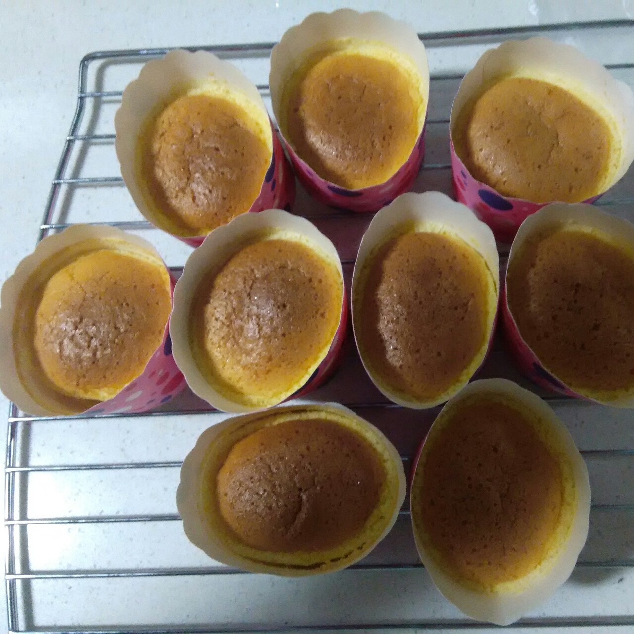 消耗淡奶油之作——淡奶油小蛋糕