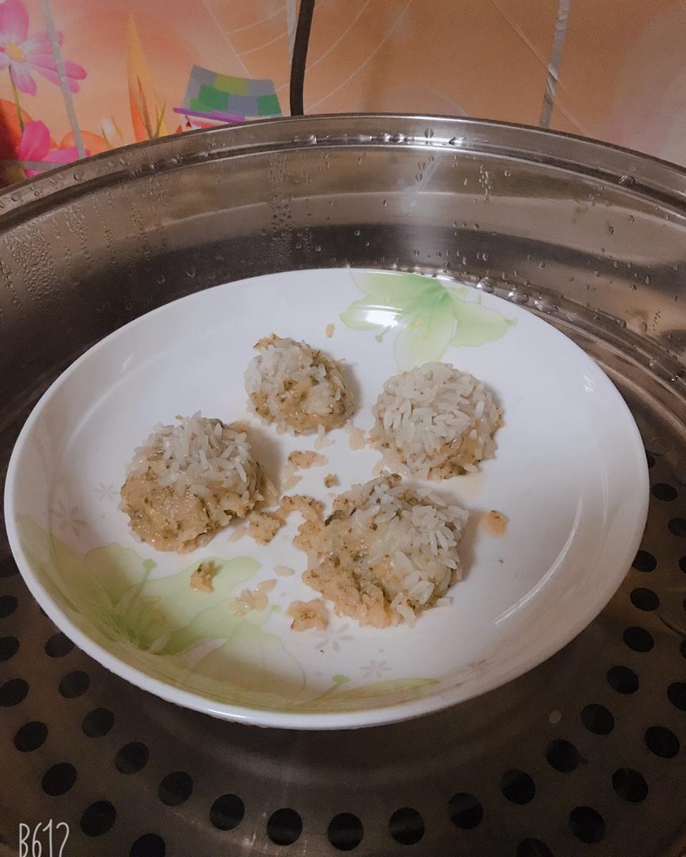 蒸糯米肉丸子