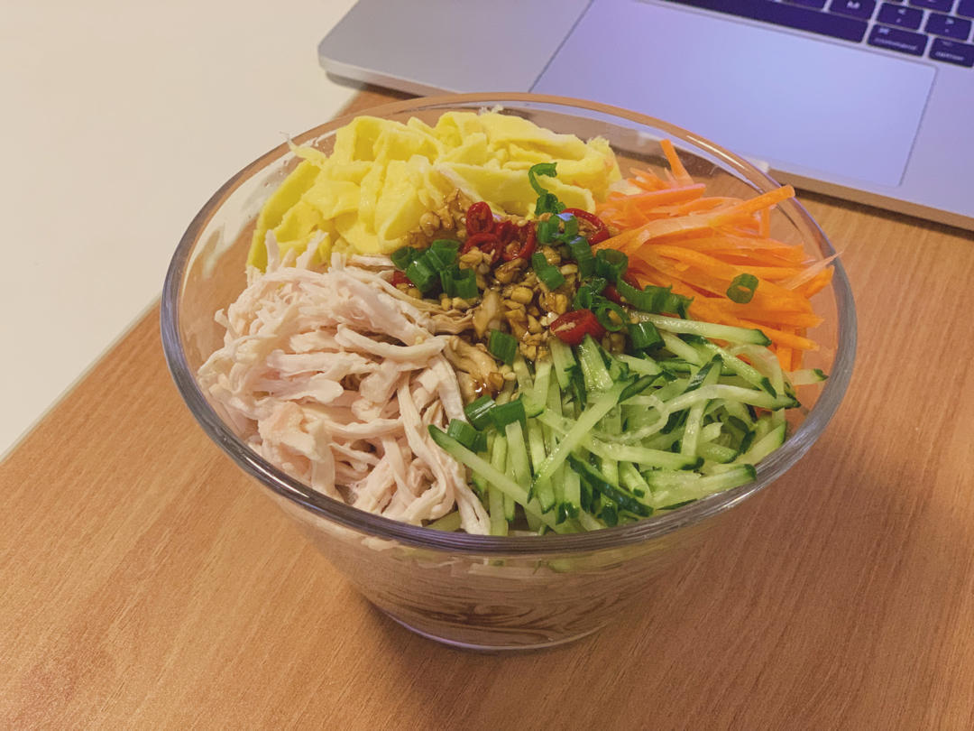 清爽鸡丝凉面