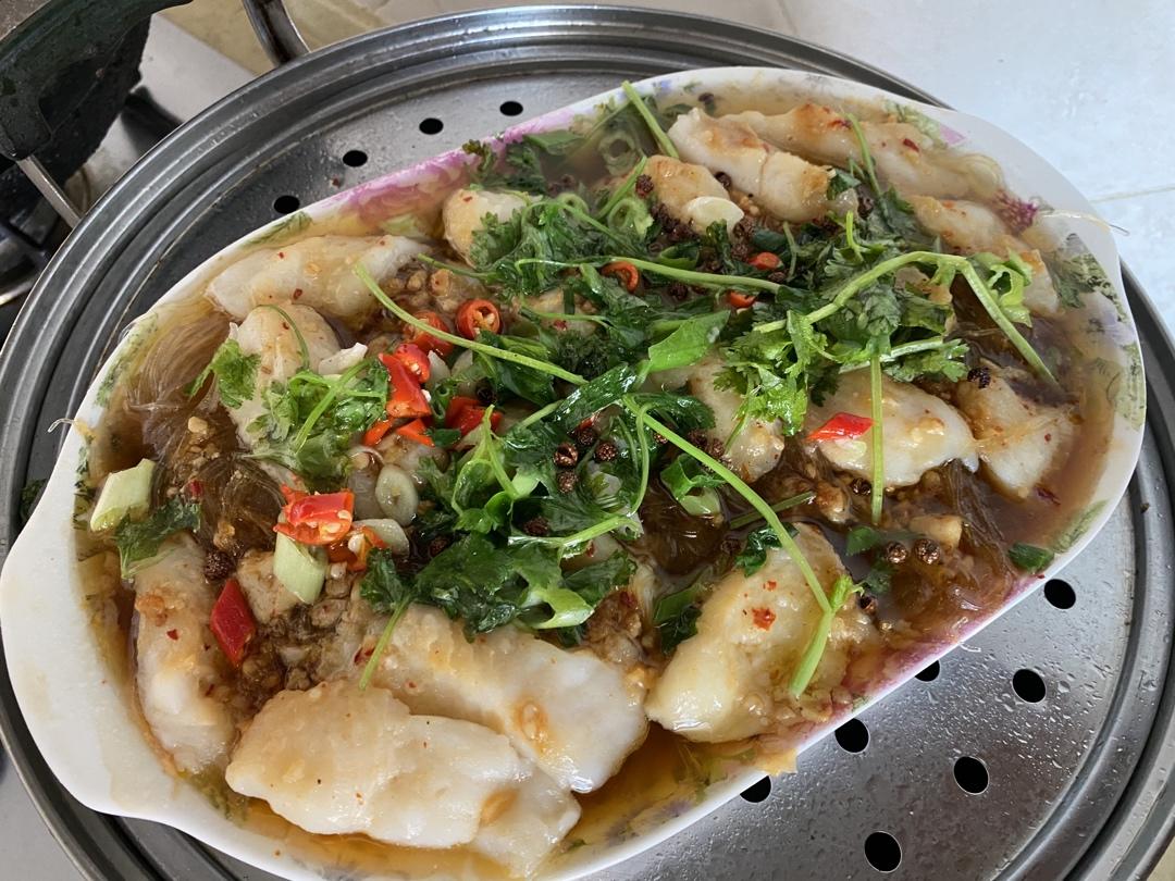 15分钟搞定【蒜蓉粉丝蒸龙利鱼】，入夏前多吃它准能瘦！