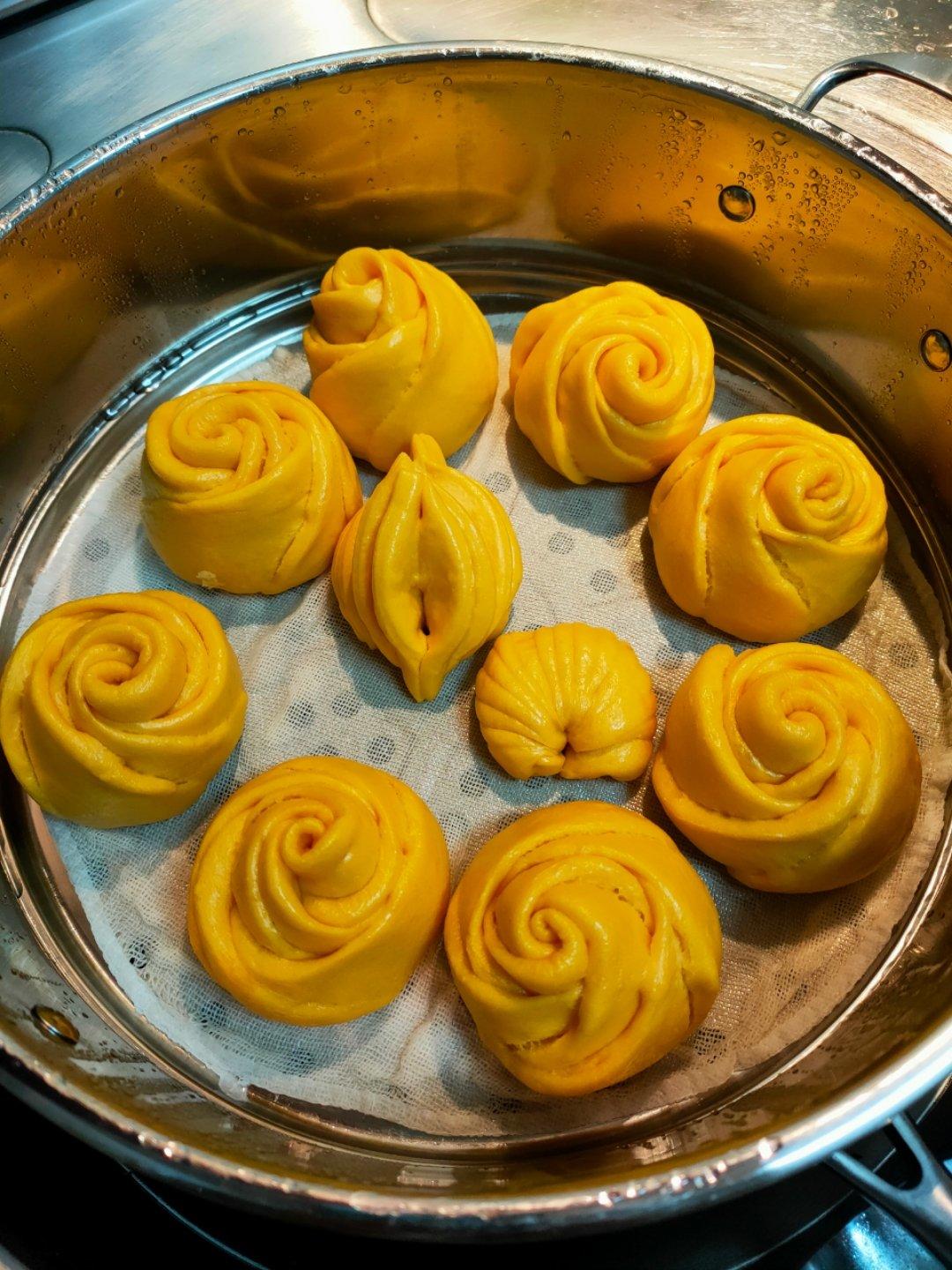 可以给宝宝当辅食的单纯版南瓜馒头，含玫瑰花、刺猬、南瓜造型馒头做法