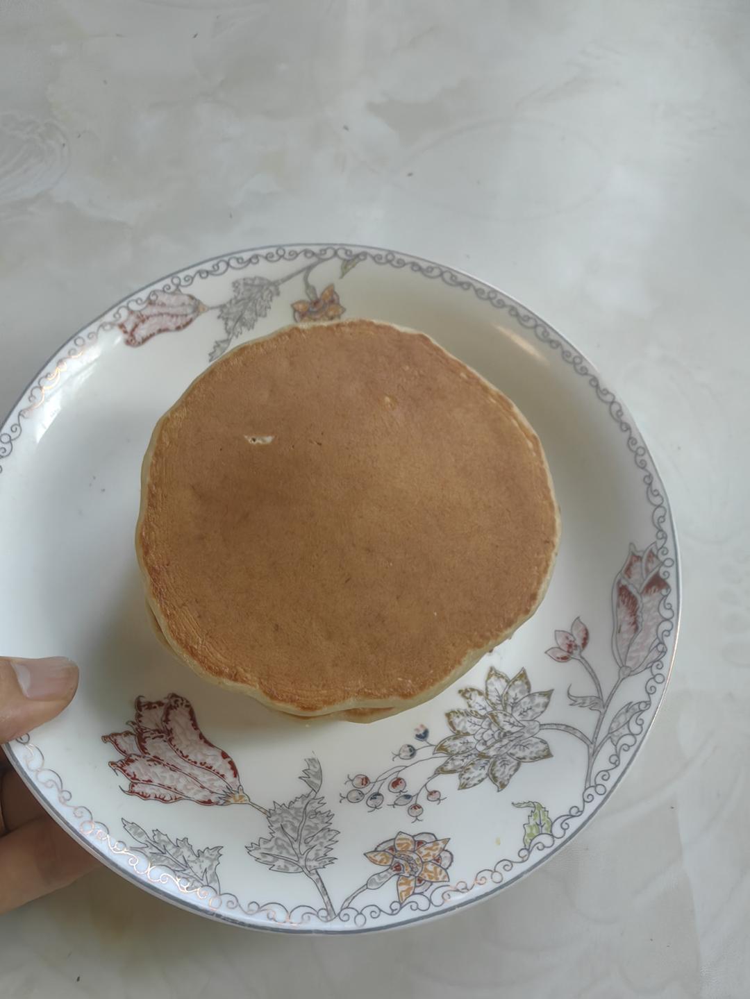 【减脂早餐】无油香蕉松饼（超简单）