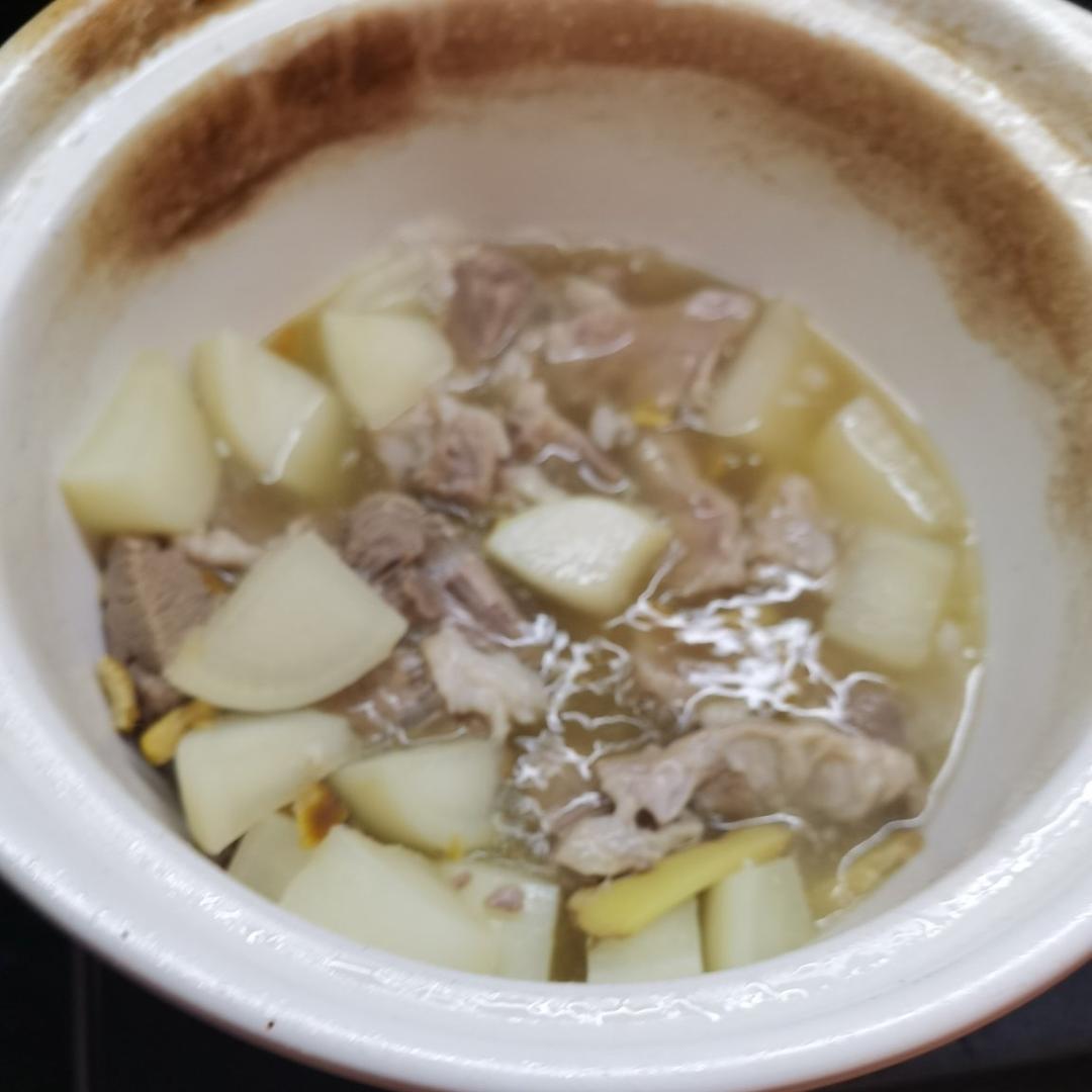 羊肉汤(炖萝卜)