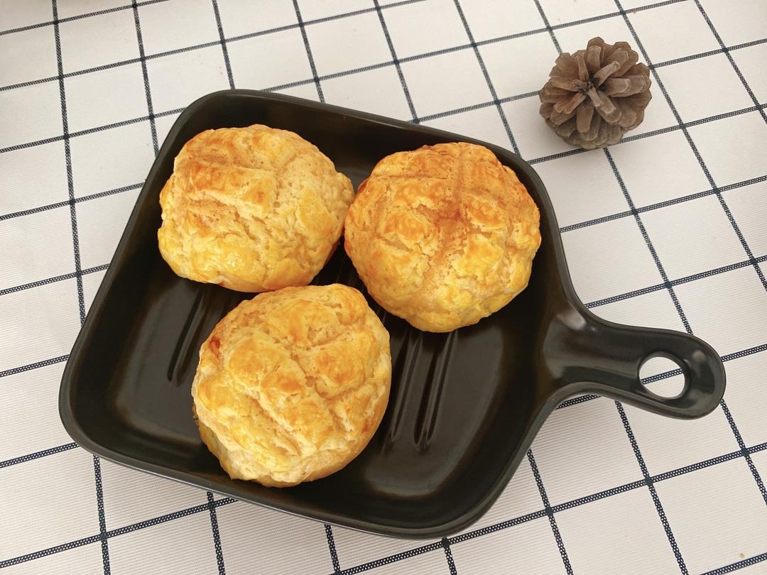 好吃到炸裂的港式菠萝包（附带制作酥皮的小视频）