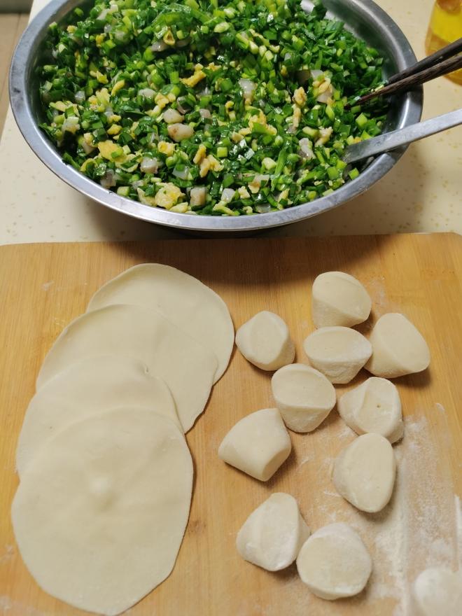 经典水饺～韭菜鸡蛋鱿鱼馅的做法