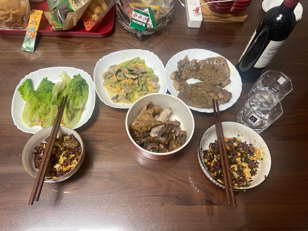 好吃的原切眼肉牛排-附黑胡椒汁和摆盘及各种牛排的区别