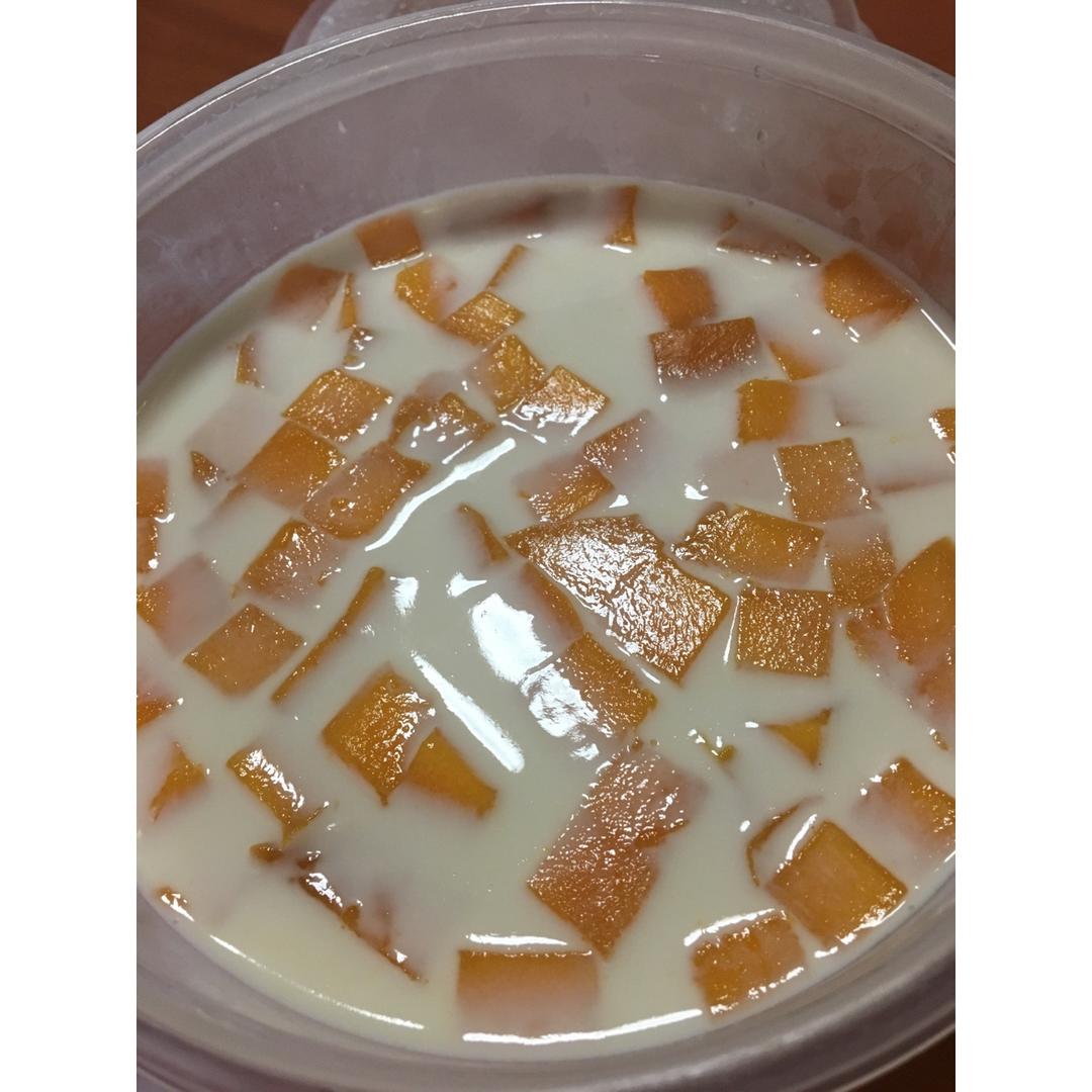 粒粒芒果椰汁冻糕