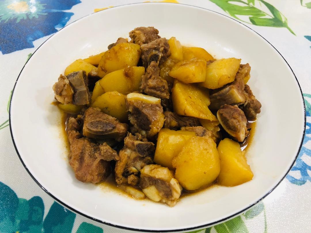 土豆烧排骨