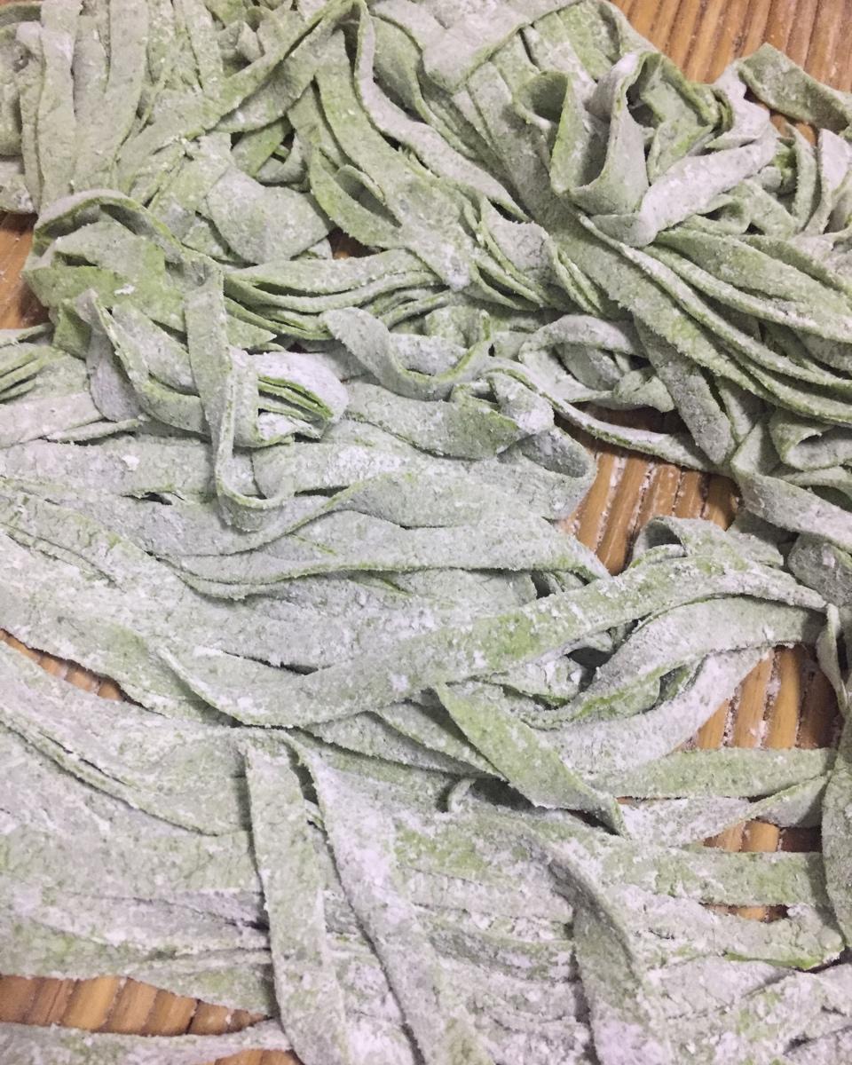 菠菜手擀面