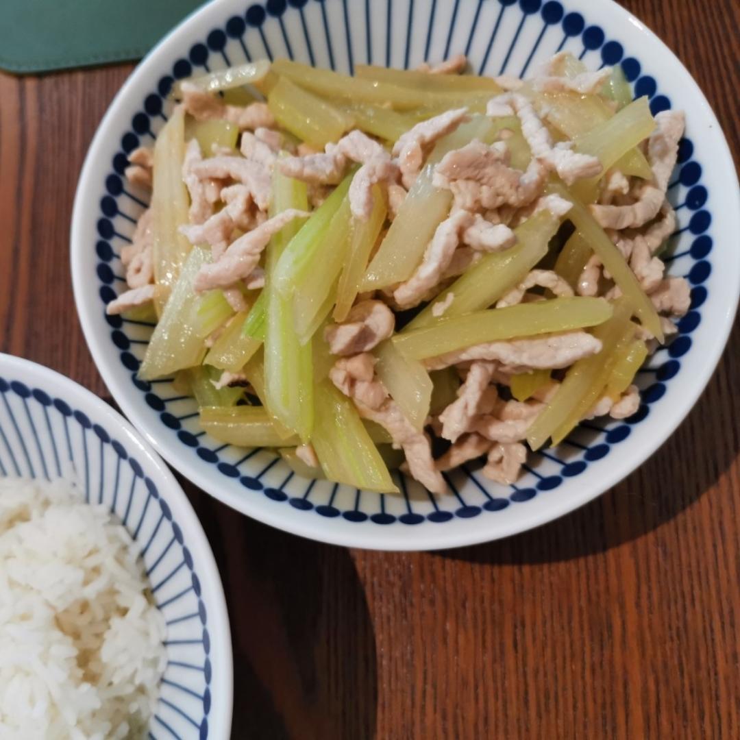 西芹炒肉丝