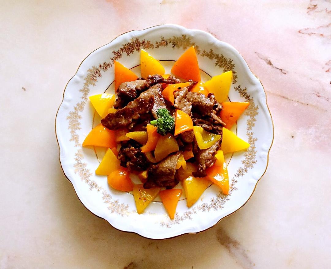 软嫩沙茶牛肉炒彩椒的做法