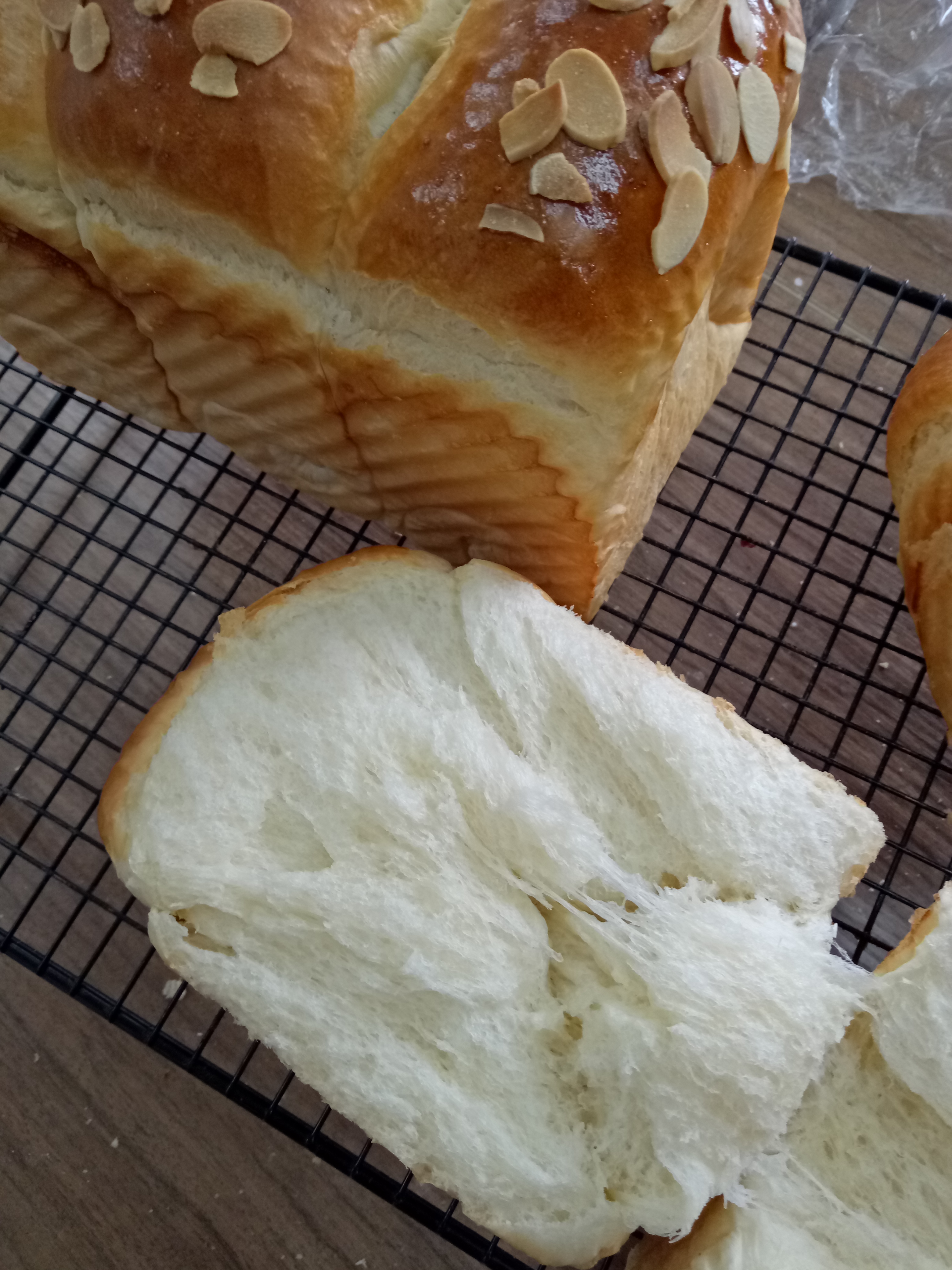 哈喽~面包你好！基础面包（详细介绍软质面包如何揉面）的做法 步骤3
