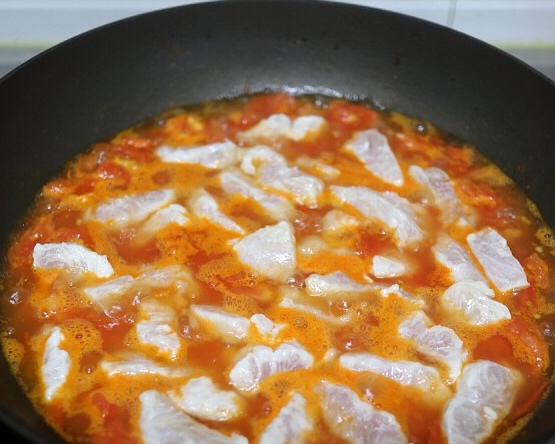 巴沙鱼番茄汤的做法 步骤5